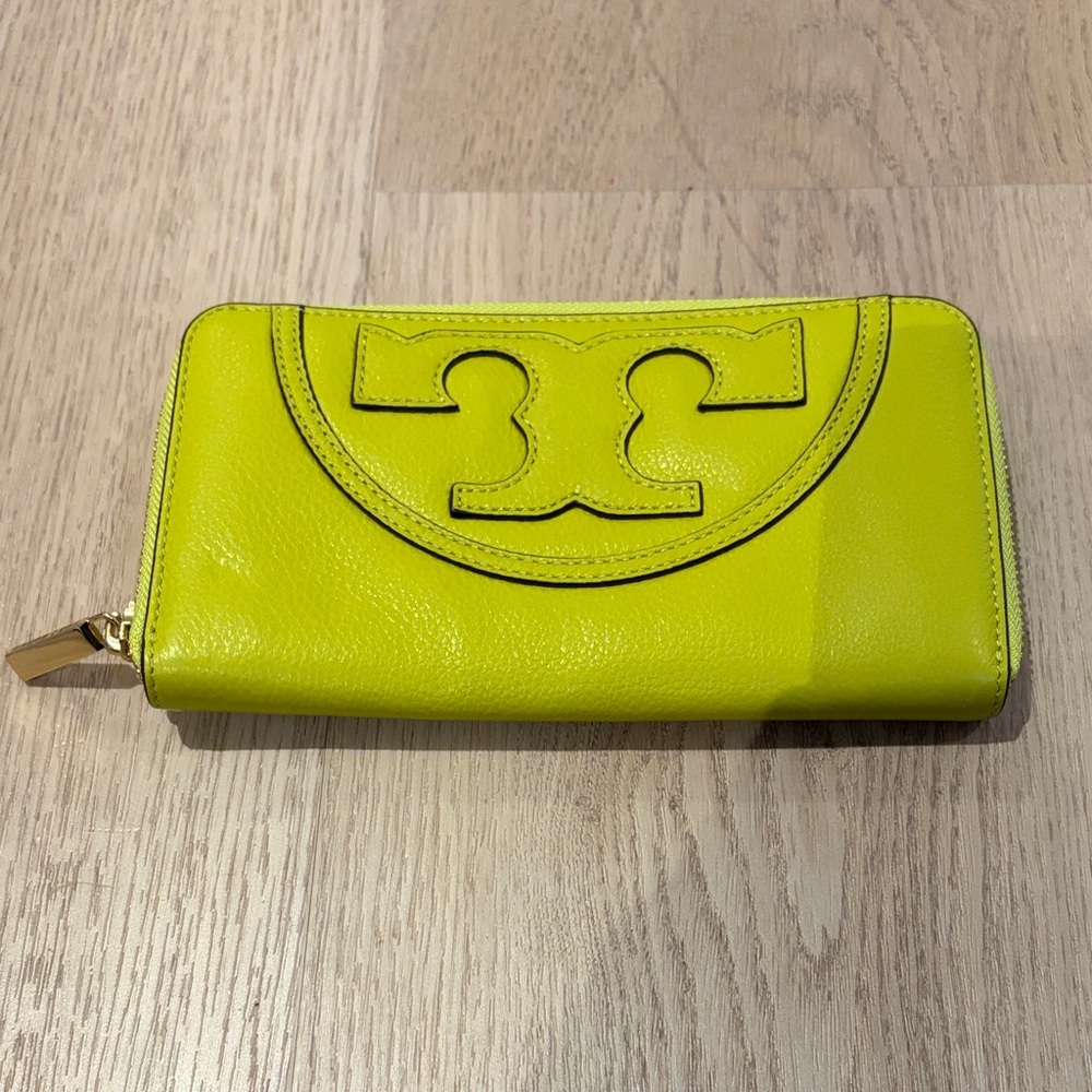 Tory Burch All T Zip Continental Lime Green Leather Wallet